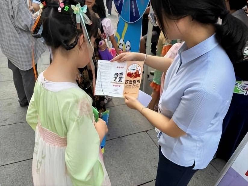 浦发银行厦门积极开展反假货币宣传