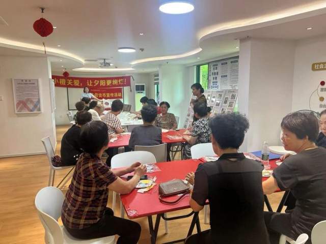 民生银行厦门分行开展反假货币宣传月活动