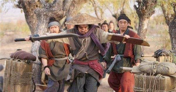 水浒中杨志丢了10万贯生辰纲，换算成现在的货币，相当于多少钱？