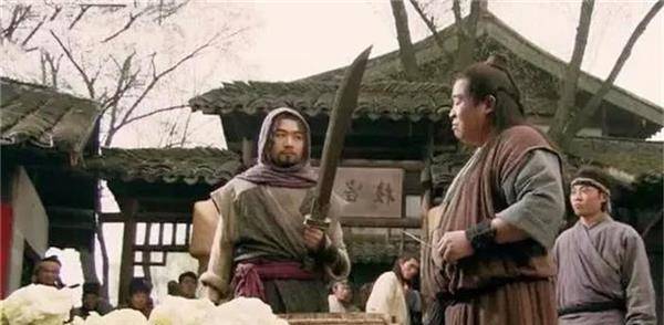 水浒中杨志丢了10万贯生辰纲，换算成现在的货币，相当于多少钱？
