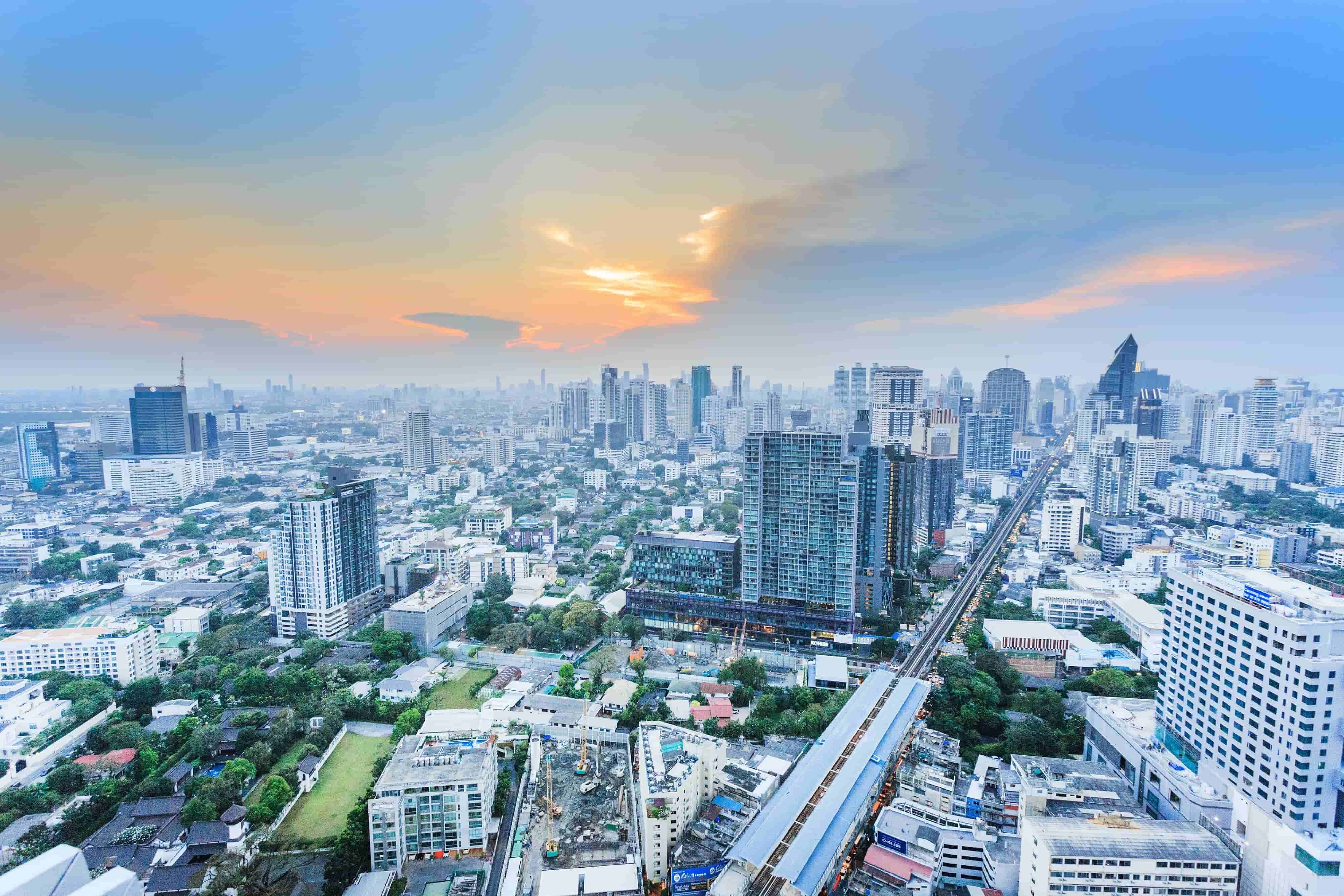 网络时代的挑战及应对策略：网络安全问题、信息过载现象与社交媒体的影响及建